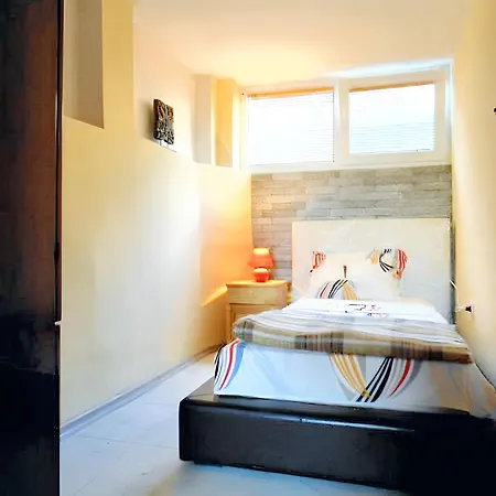 Welcoming House In With Sea View Дом отдыха *