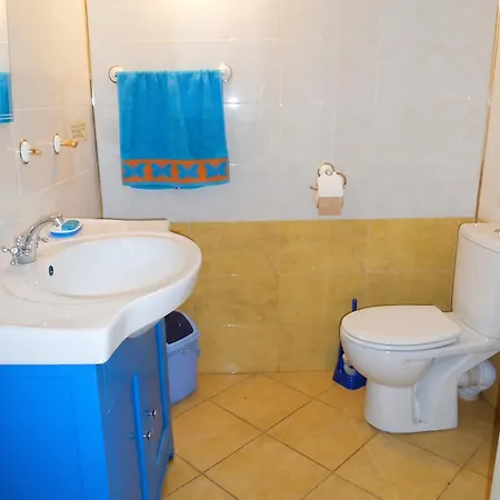 Welcoming House In With Sea View Ваканционна къща