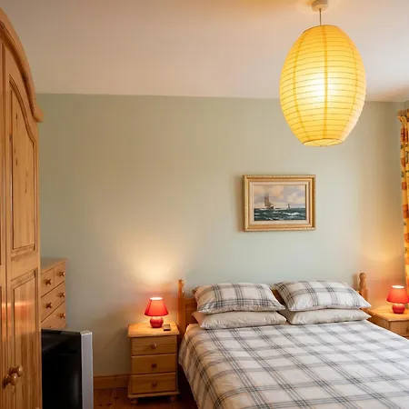 Welcoming House In With Sea View Ваканционна къща